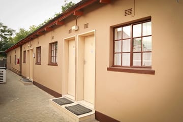 Satellite Hotel & Guest House - Rooms from P350 Francistown