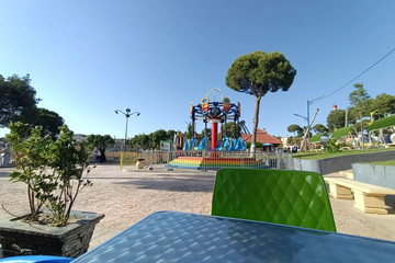 Snober Land Constantine