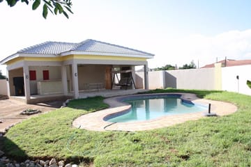 Sunflower Court Bed and Breakfast Gaborone