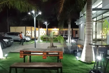 TURRUM BIKER BAR By Round Table Luanda