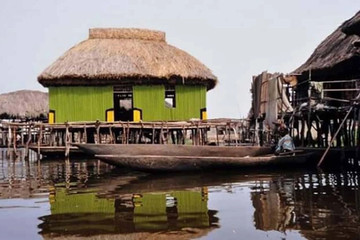 Visite du village lacustre de ganvié Cotonou