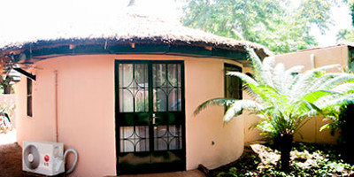 Les Palmiers Hotel - Photo 2