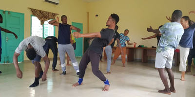  cours de danse contemporaine - Photo 1