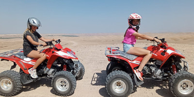 Quad biking in the desert - Photo 2