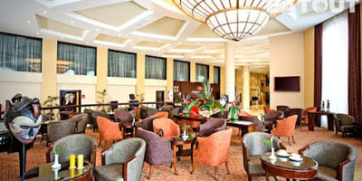 Alabaster Lounge @ Crowne Plaza - Photo 1