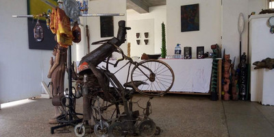 Banana Hill Art Gallery - Photo 4