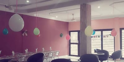 Chick Restaurant - Photo 1