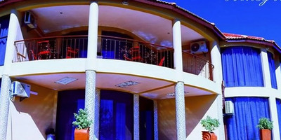 Honeymoon Hotel - Photo 1