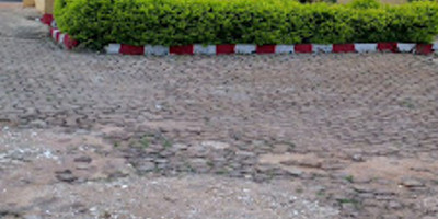Hôtel Bolamba - Photo 1
