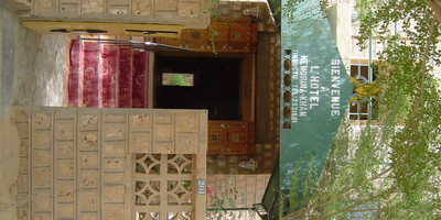 Hotel Hendrina Khan - Photo 4