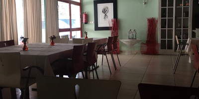 Huga's - Photo 1