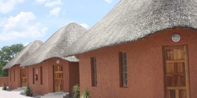 Kessa's Chalets Guest House - Photo 2