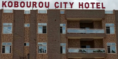 Kobourou City Hotel - Photo 1