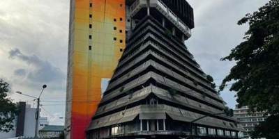 La tour Pyramide du Plateau - Photo 1