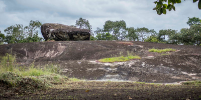 Visitez le parc archéologique d’ahouakro, un pas dans le paléolithique - Photo 1