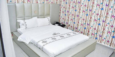 Lorys Lodge - Photo 1