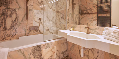 M Suite Hotel - Photo 5