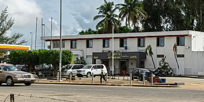 Motel Shell - Photo 1