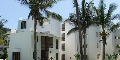 North coast beach hotel - Photo 3