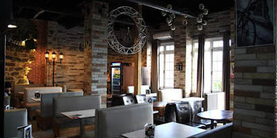 Pizzeria La Mega - Photo 2