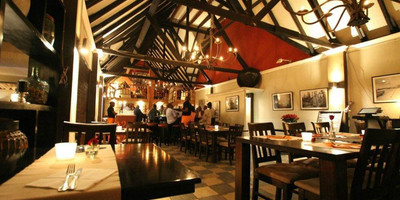 Que Pasa Bar & Bistro - Photo 4