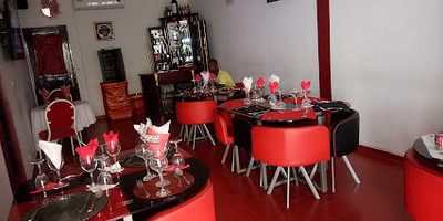 Red Flowers - Photo 1