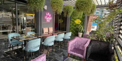 Seven Lounge - Photo 1