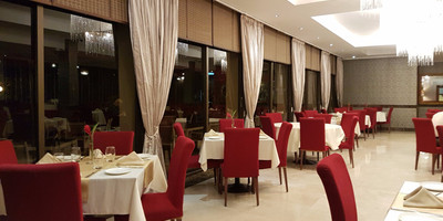 The Alcove Restaurant - Photo 6