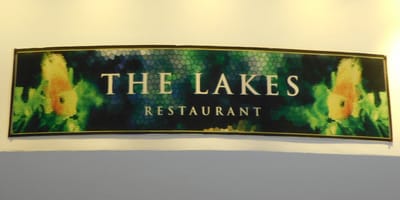 The Lakes Brasserie Restaurant Serena Hotel - Photo 5