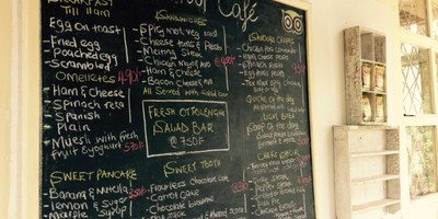 Tin Roof Cafe - Photo 4