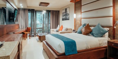 Tree Top At Fairway Hotel - Photo 1