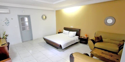 Wharf Hotel - Photo 1