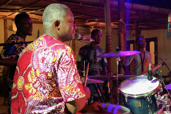 bar restaurant le lieu unique 2.jpg