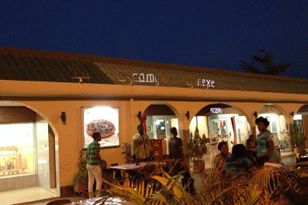 complexe la pyramide.jpg