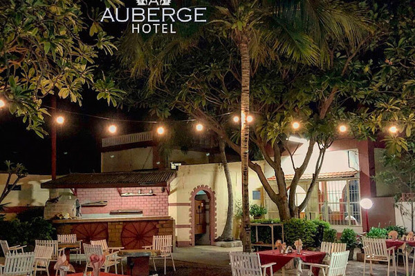 l auberge.jpg