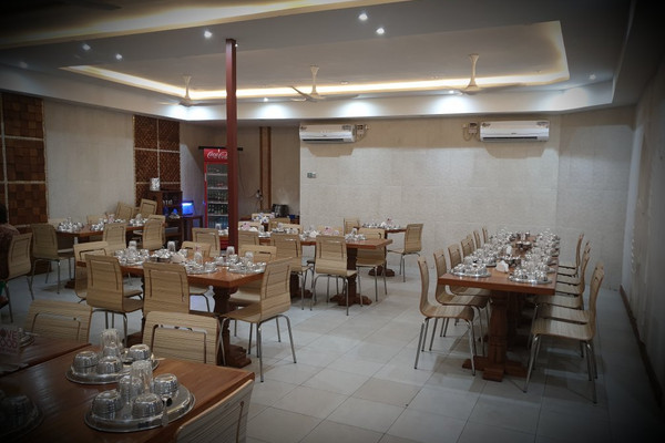 new chetna restaurant.jpg