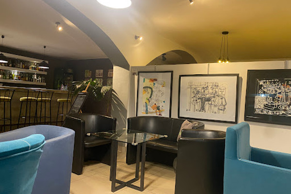 restaurant bar le conakry 1.jpg