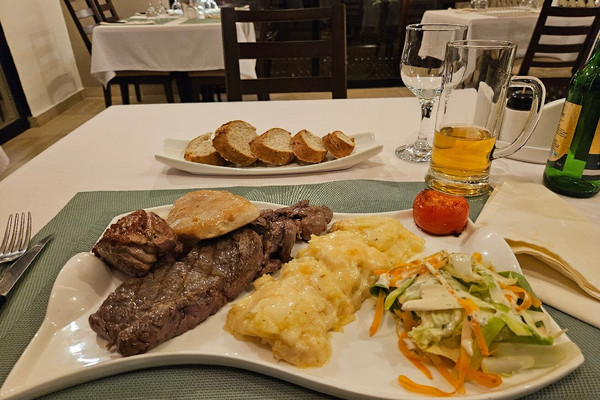 restaurant la pierrade 2.jpg