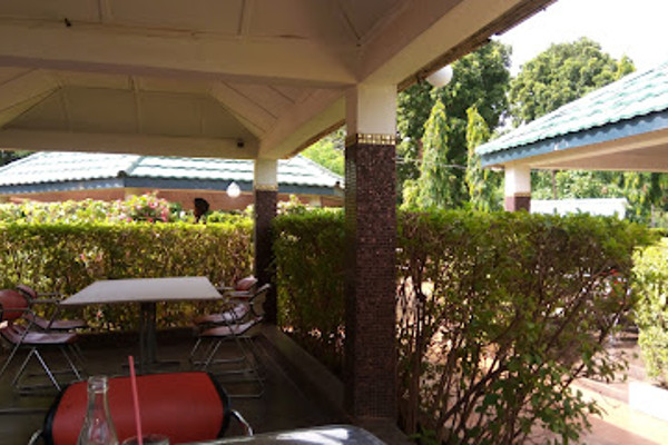 restaurant le calin.jpg