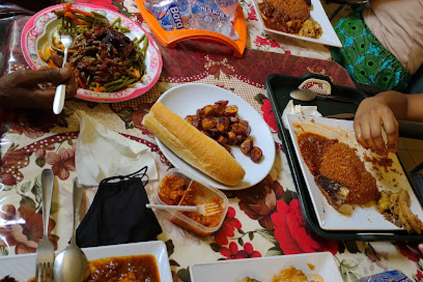 restaurant senegalais.jpg