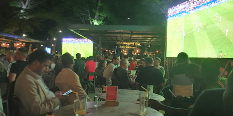 bar restaurant code bar 1.jpg