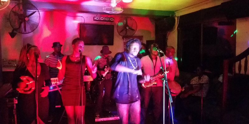 bubbles olearys irish pub 2.jpg