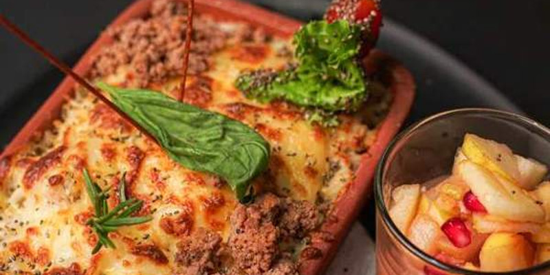 cafe restaurant tramontana KCW3TuRjSt.jpg