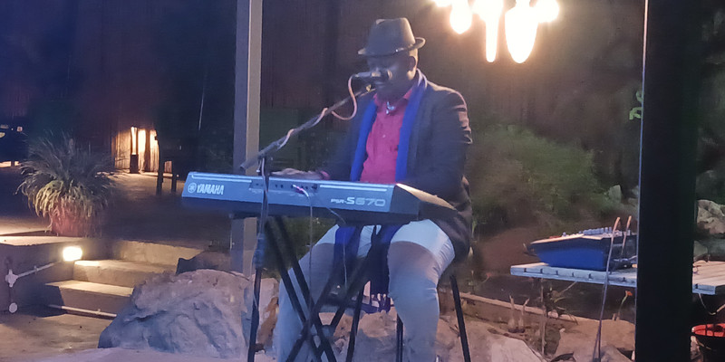 faze 3 restaurant 3.jpg