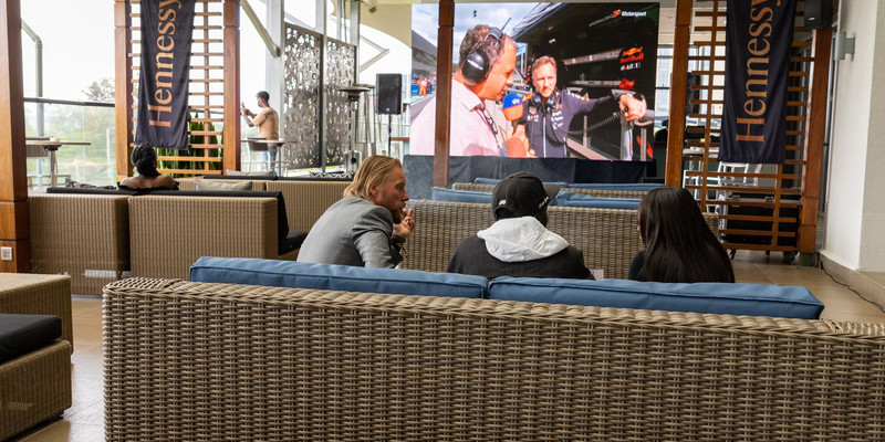 humidor lobby lounge bar 1.jpg