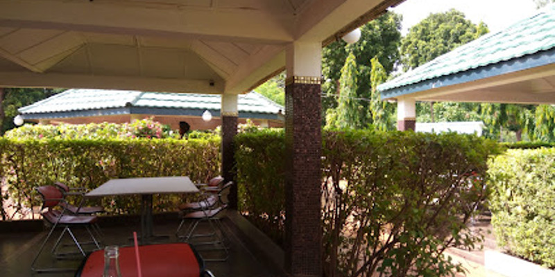 restaurant le calin.jpg