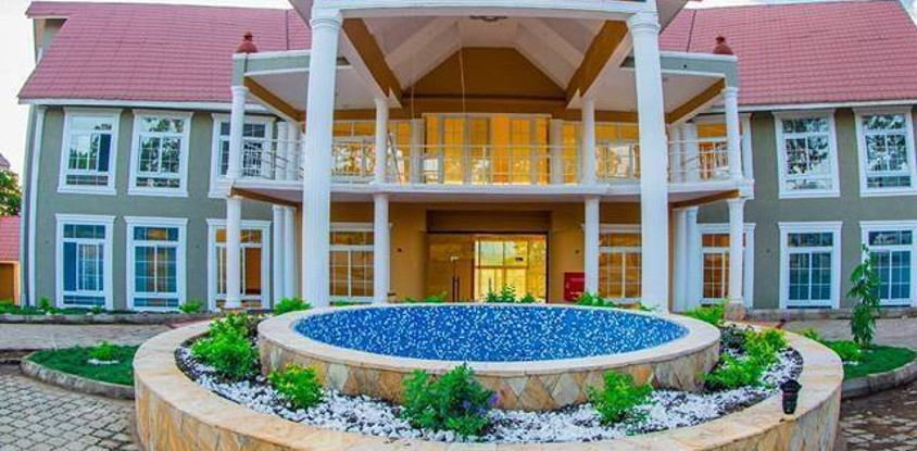 Masailand Safari & Lodge