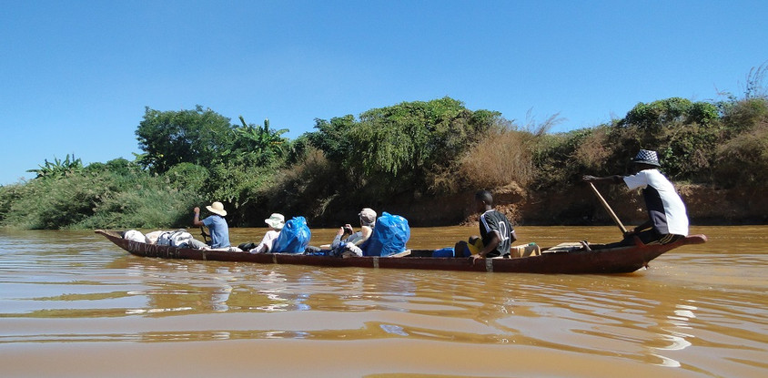Tsiribihina river trip to the famous tsingy conquest