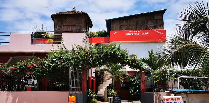 BISTRO PISCINE, Complexe Hôtelier