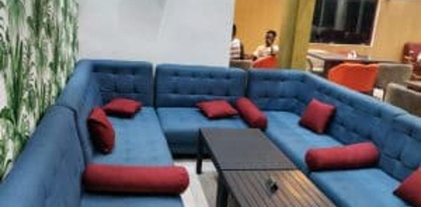 Hollywood Resto Café